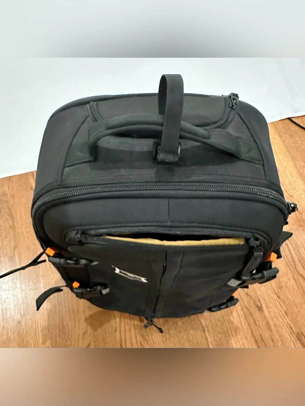 Victorinox Ch-97 2.0 Wheeled Carry-On Suitcase 20”